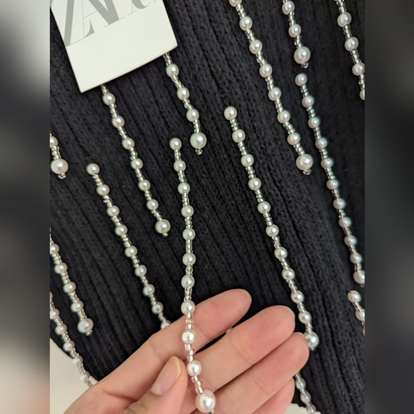 ZARA CHENILLE Dangling PEARL KNIT TOP black NWT - Picture 3 of 5